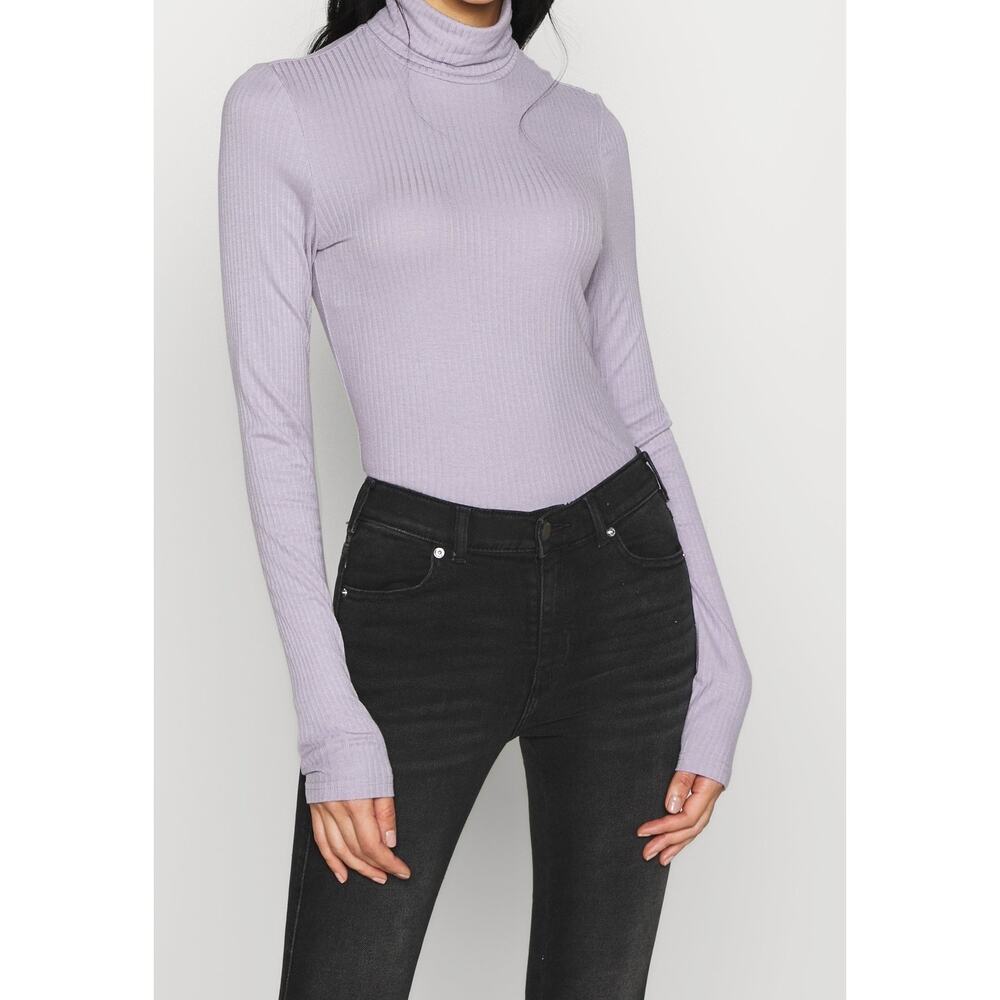 Urban Outfitters | Preppy Ribbed Sz Medium Turtleneck Rayon Blend Long Sleeve